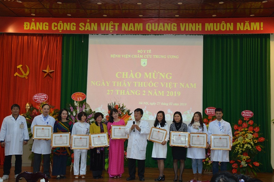 Bệnh viện châm cứu Trung ương mít tinh kỷ niệm ngày Thầy thuốc Việt Nam 27-02-2019