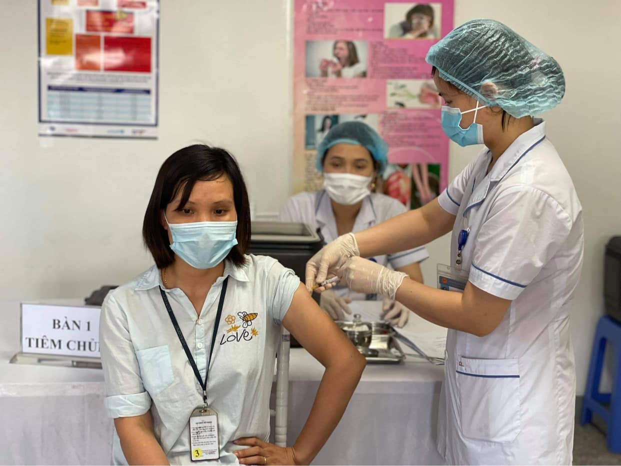 Bộ trưởng Bộ Y tế Nguyễn Thanh Long: 'Vắc xin về đến đâu tiêm hết đến đó'