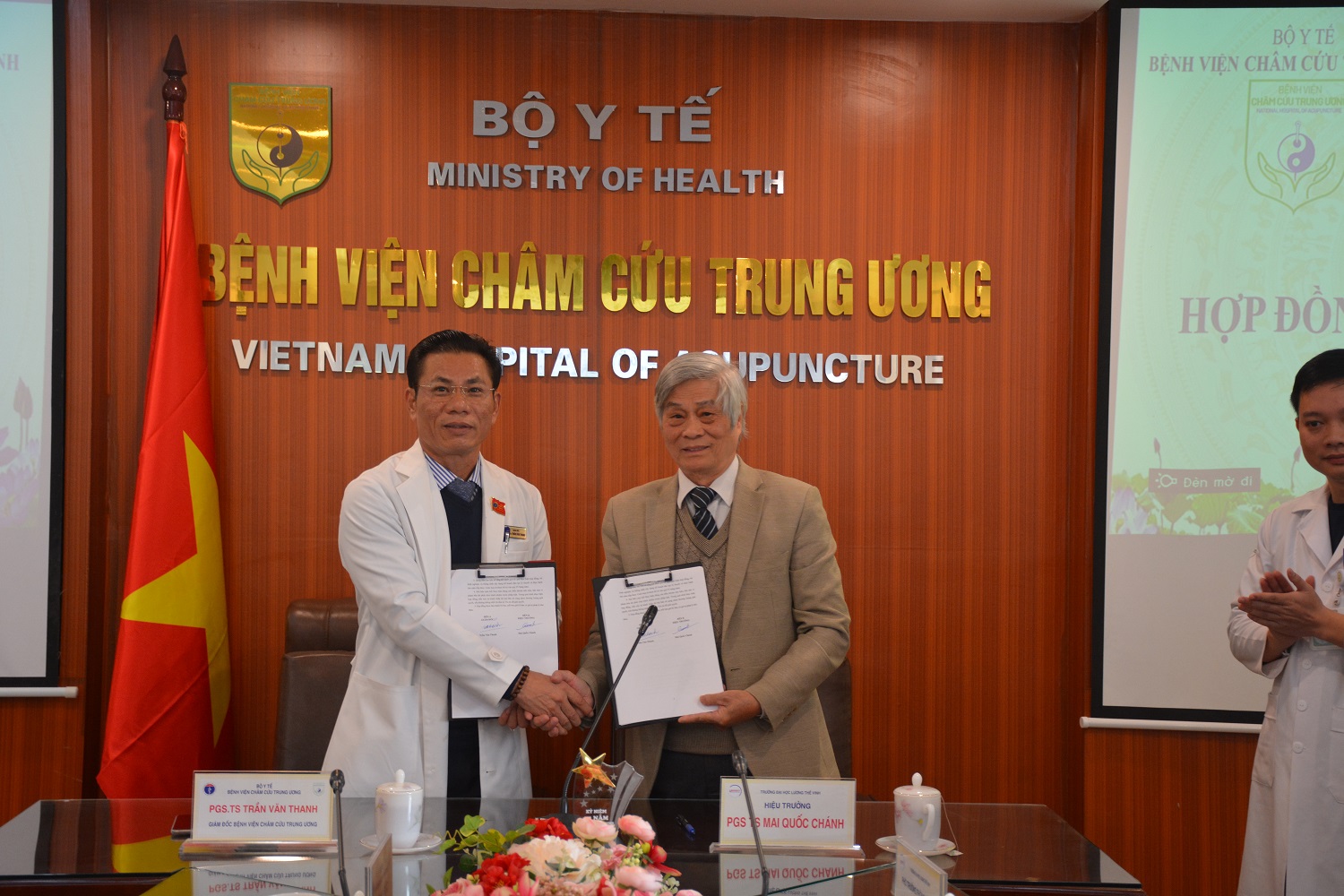 Bệnh viện Châm cứu Trung ương kí hợp đồng hợp tác đào tạo với Trường Đại học Lương Thế Vinh