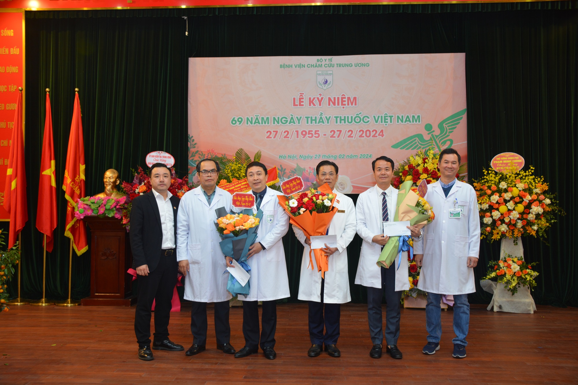 Chào mừng 69 năm ngày thầy thuốc Việt Nam