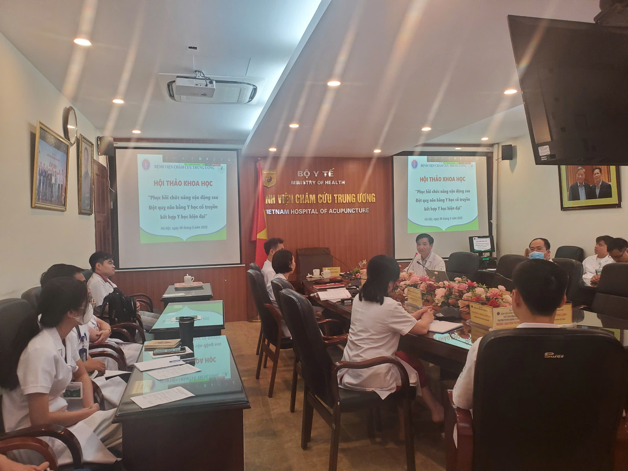 HỘI THẢO  Phục hồi chức năng vận động sau Đột quỵ não bằng Y học cổ truyền kết hợp Y học hiện đại