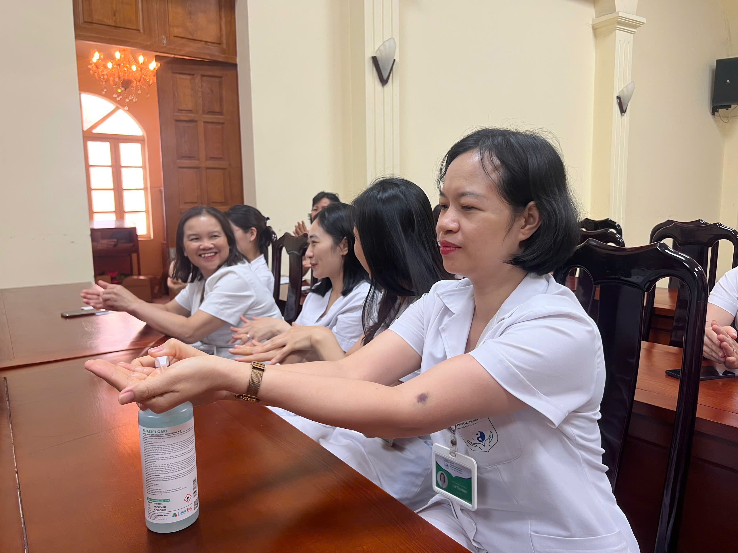Bệnh viện Châm cứu Trung ương phát động phong trào "Vệ sinh tay" năm 2025