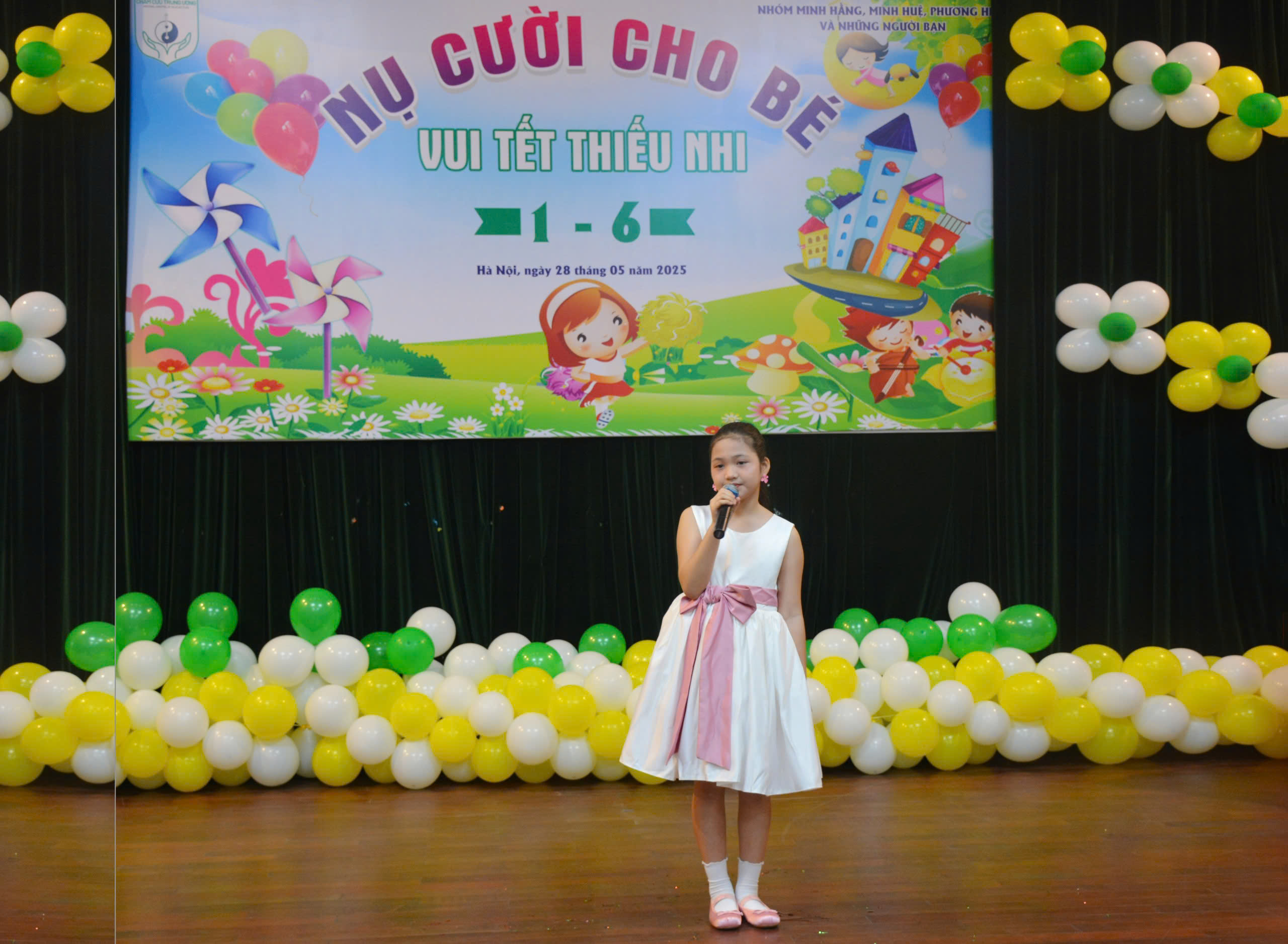 NỤ CƯỜI CHO BÉ TRONG NGÀY TẾT THIẾU NHI