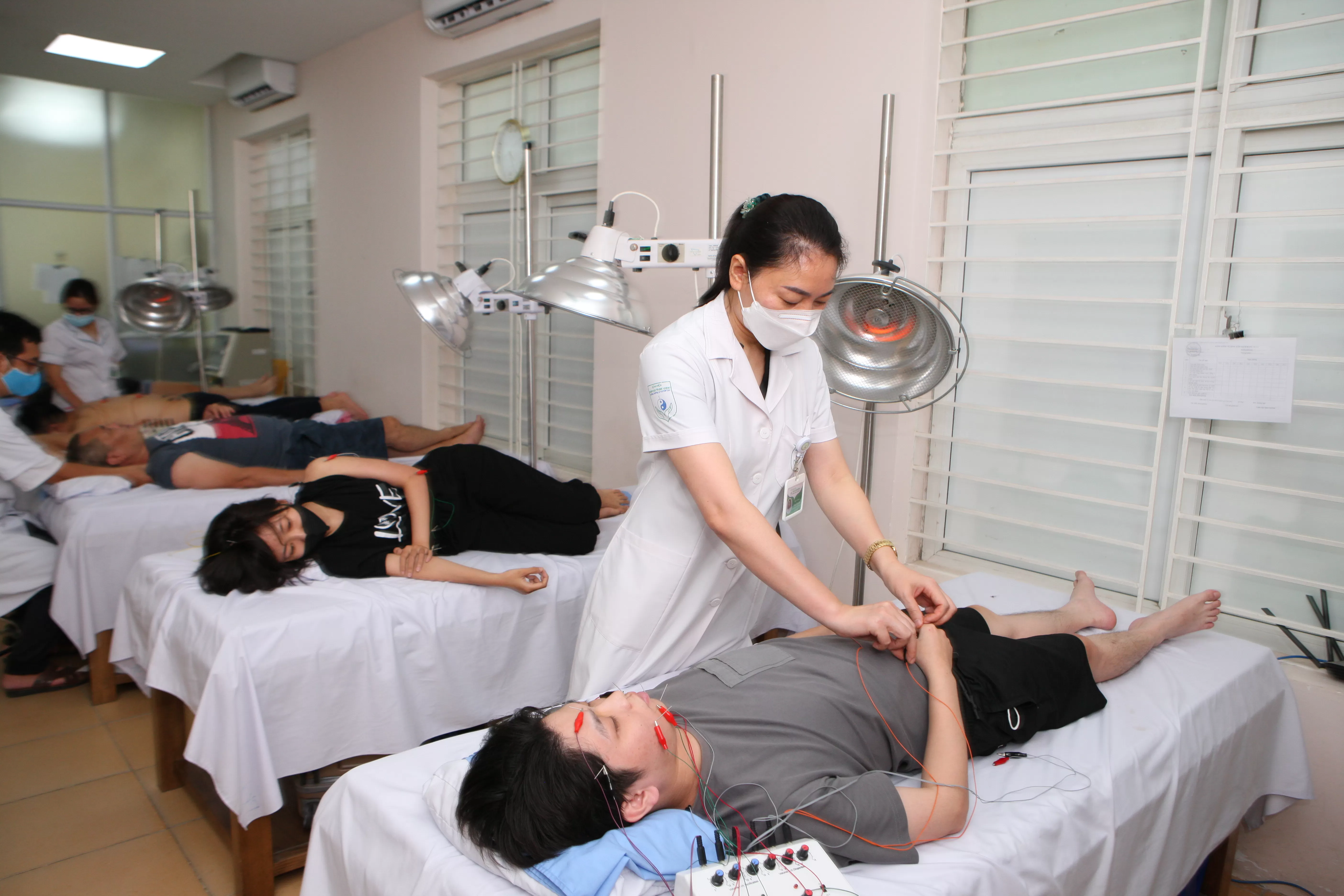 Thời tiết nắng nóng – Cảnh báo Liệt dây thần kinh số VII ngoại biên khi lạm dụng điều hòa
