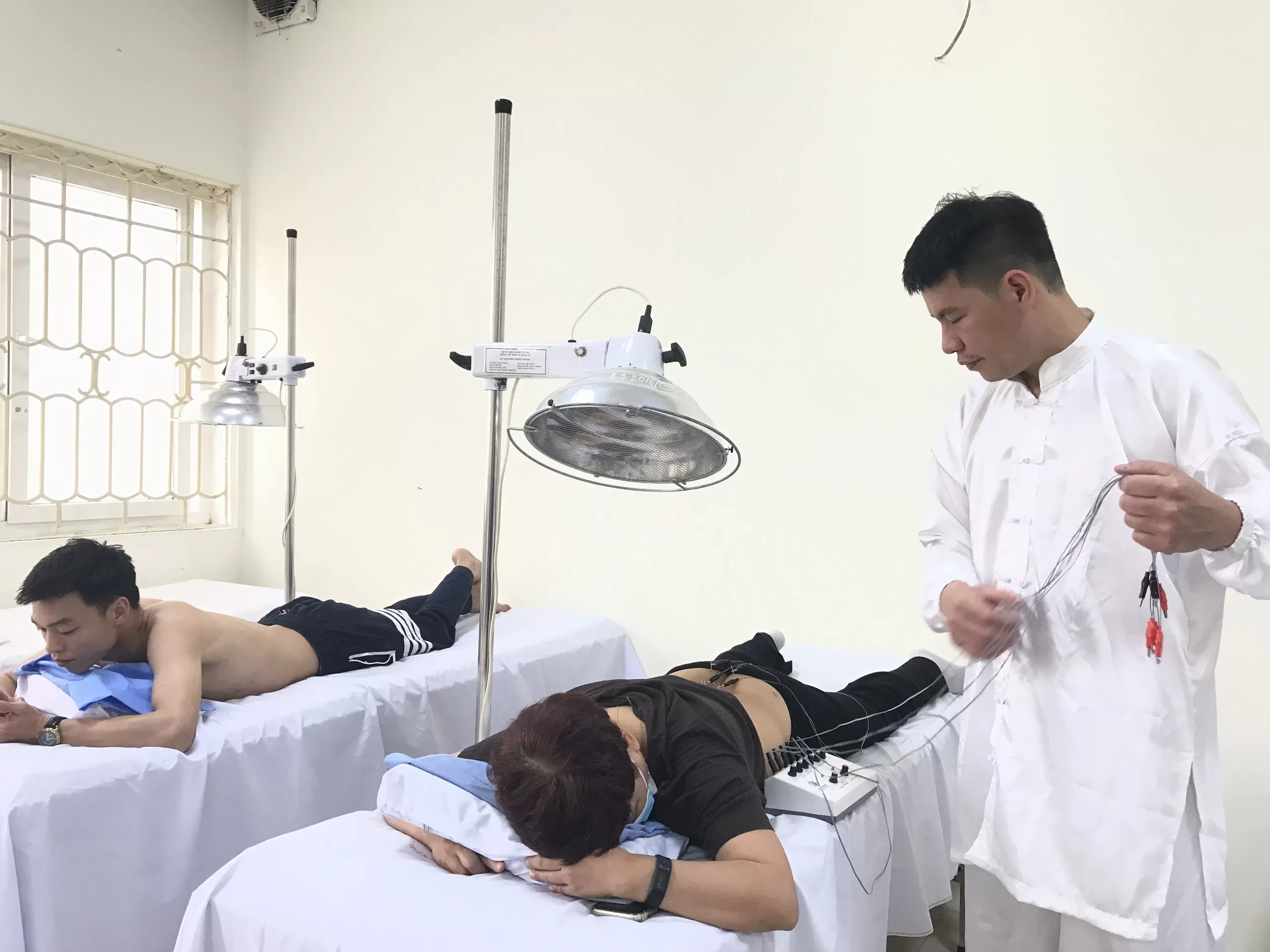 Từ mũi kim châm đến hơi thở hồi sinh