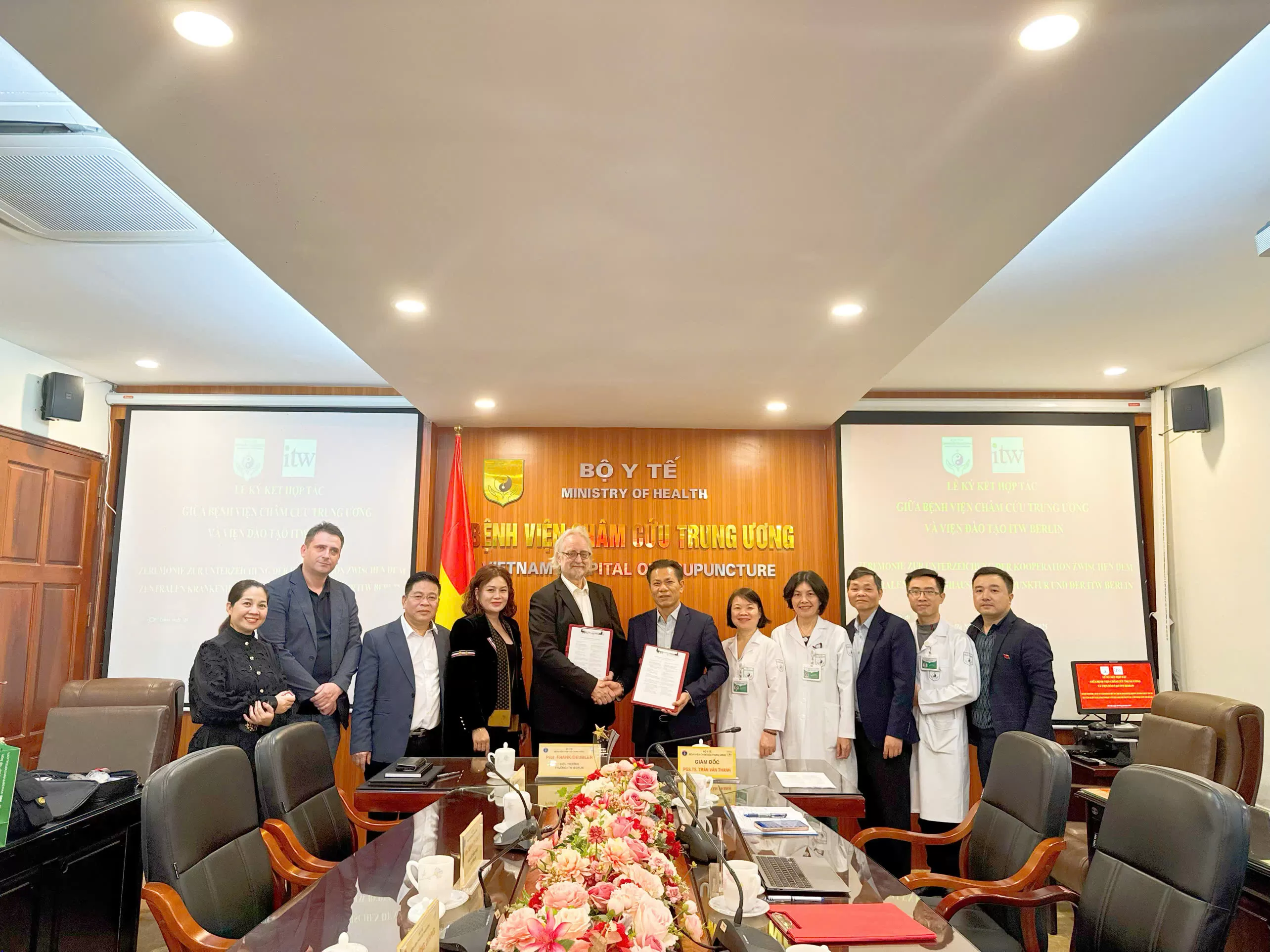 Bệnh viện Châm cứu Trung ương ký kết hợp tác với ITW Berlin (CHLB Đức)