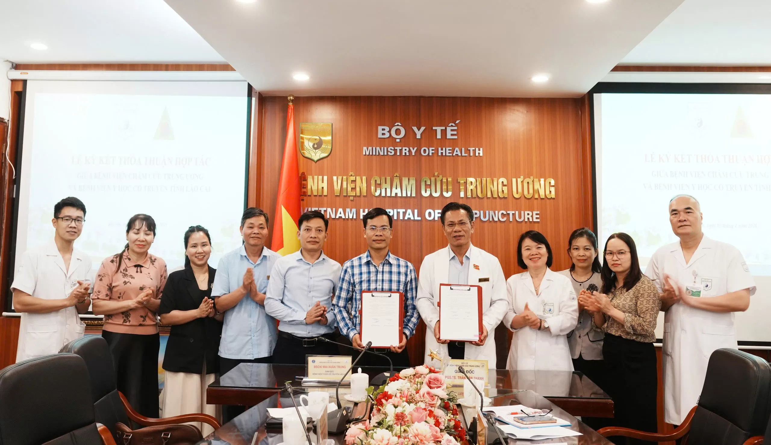 Bệnh viện Châm cứu Trung ương hỗ trợ chuyên môn toàn diện cho Bệnh viện Y học cổ truyền tỉnh Lào Cai