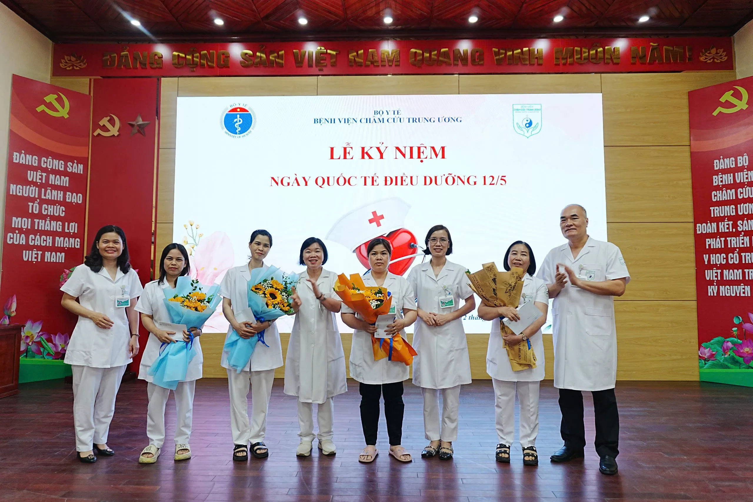 LỄ KỶ NIỆM NGÀY QUỐC TẾ ĐIỀU DƯỠNG: “Điều dưỡng của chúng ta – Tương lai của chúng ta - Trao quyền cho điều dưỡng để cứu sống người bệnh”