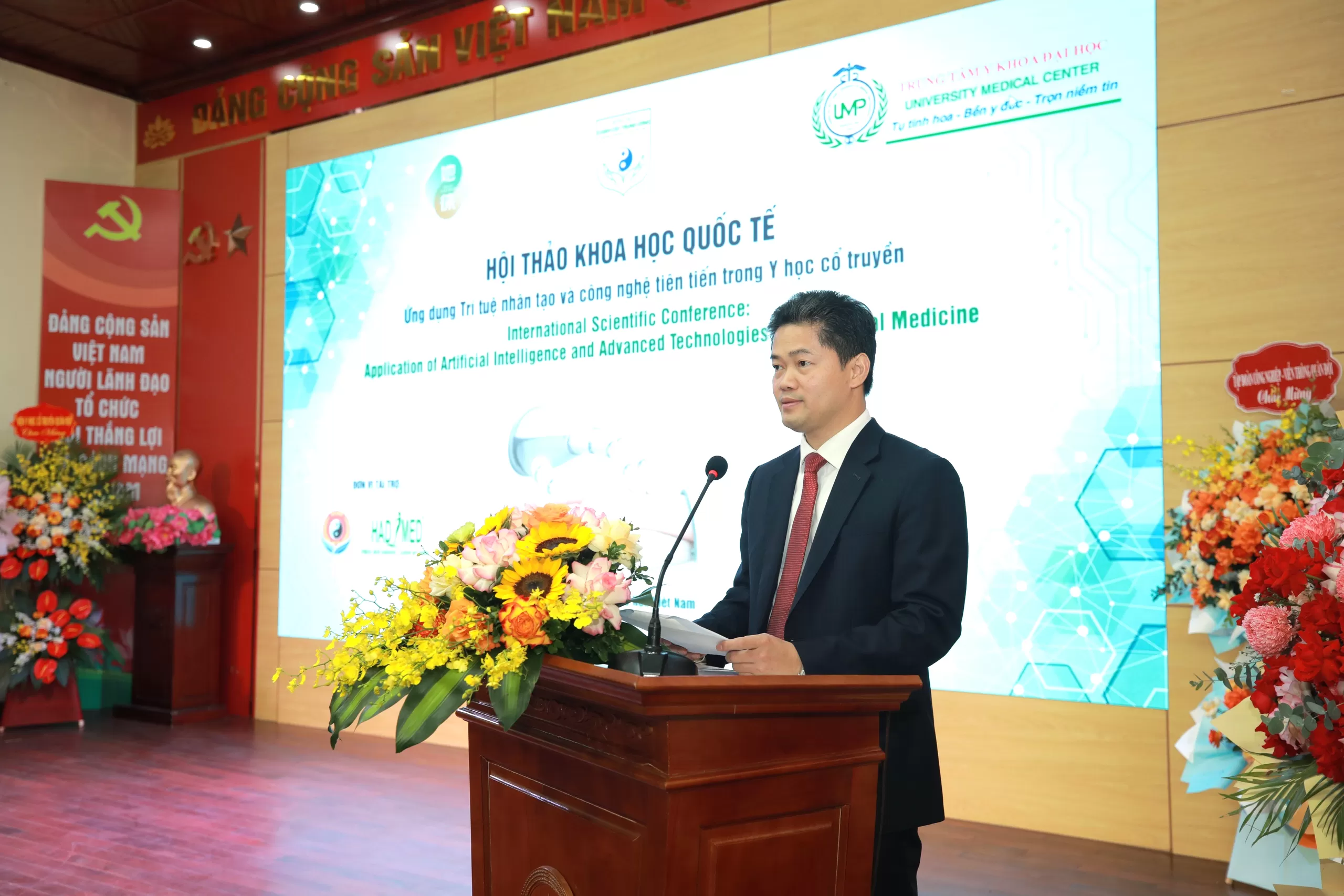Thứ trưởng Vũ Mạnh Hà nêu 5 định hướng trọng tâm phát triển y học cổ truyền