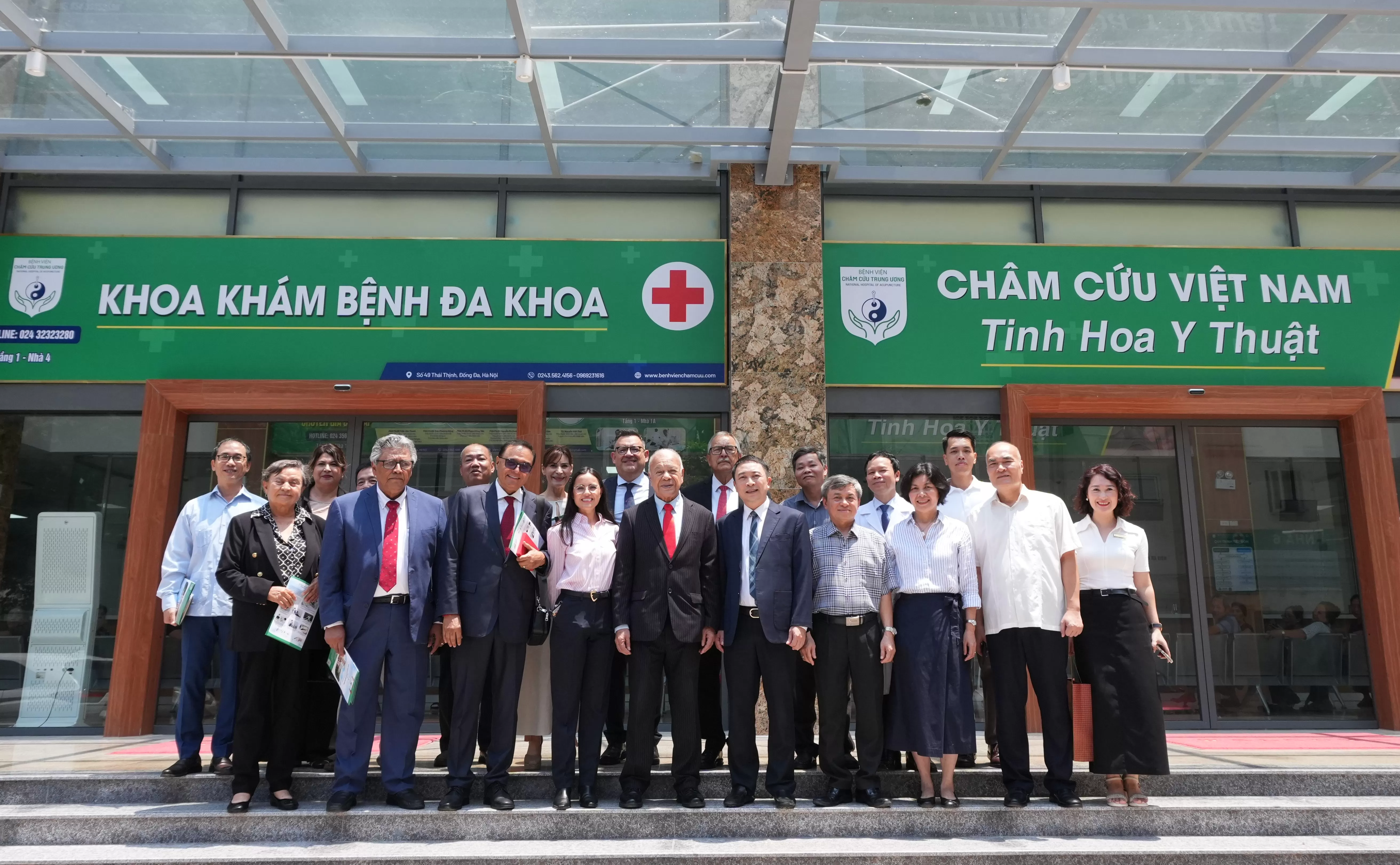 Tổng Bí thư Đảng Lao động Mexico thăm và làm việc tại Bệnh viện Châm cứu Trung ương