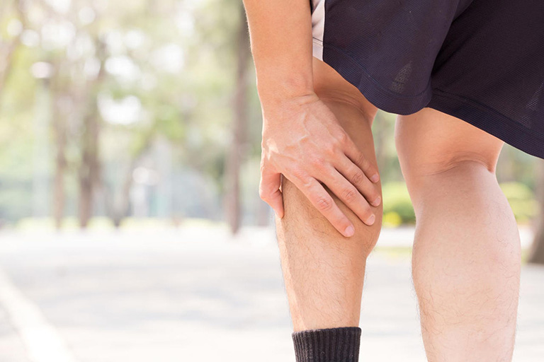 Hay bị chuột rút và tê chân: Nguyên nhân, cách khắc phục