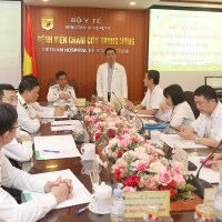 The Navy Delegation Visited and Worked at the National Hospital of Acupuncture